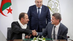 شراكة استراتيجية بين صيدال وسانوفي لتصنيع اللقاحات بالجزائر