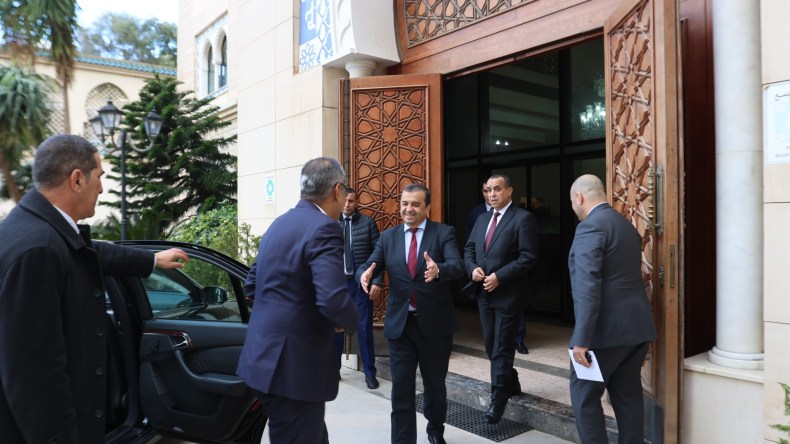 الجزائر تؤكد استعدادها لتعزيز شراكتها الاستراتيجية مع موريتانيا في مجالات الطاقة والمحروقات 