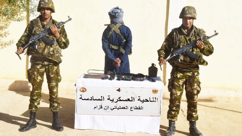 استسلام إرهابيين وتوقيف 6 عناصر دعم في عمليات متفرقة