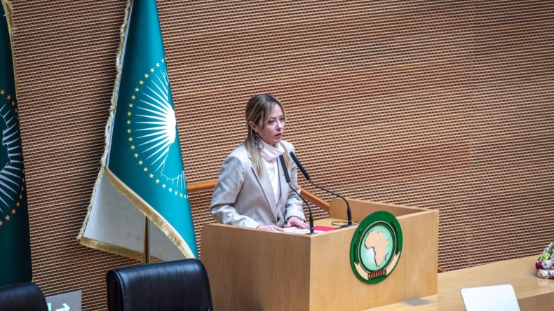 ميلوني تدعو إلى تعاون “قائم على الندية” بين أفريقيا وإيطاليا