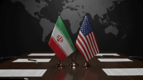 واشنطن توافق على نقل محادثاتها مع طهران إلى مسقط