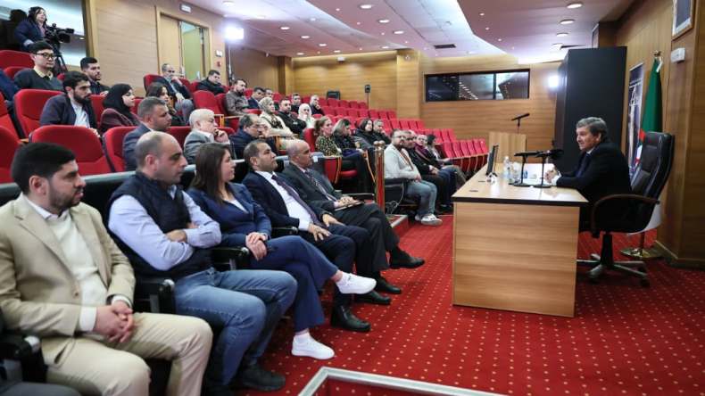 بوعمامة يمنح رخص الاعتماد لوسائل إعلام دولية