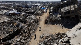 رويترز: مباحثات في القاهرة للحفاظ على وقف إطلاق النار في غزة