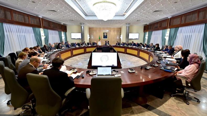 الحكومة تدرس أوراق طريق 5 قطاعات للفترة 2026-2028