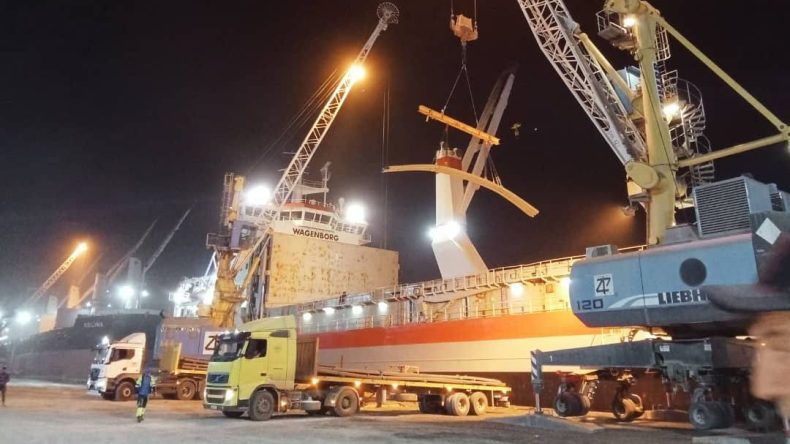 ميناء عنابة: شحن أكثر من 15 ألف طن من حديد التسليح للتصدير