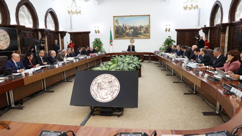 تحديد الدوائر الانتخابية وعدد المقاعد في البرلمان على طاولة مجلس الوزراء