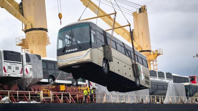 استقبال شحنة جديدة من الحافلات المستوردة