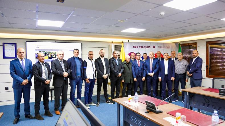 نفطال والنقابة الوطنية للناقلين بسيارات الأجرة توقعان اتفاقية تفاهم في هذا المجال