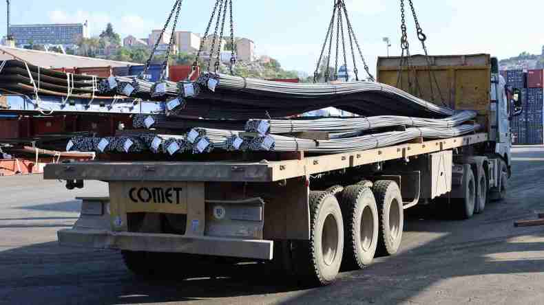 من ميناء سكيكدة.. تصدير 3000 طن من الحديد إلى موريتانيا