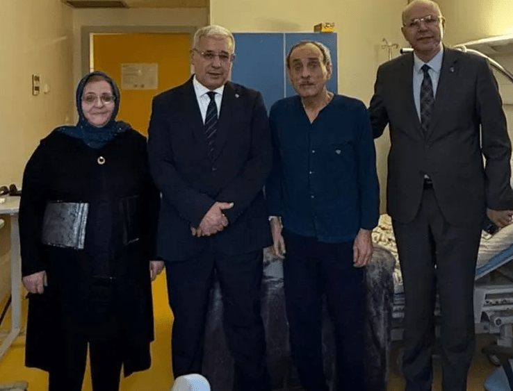 Le Président de l’APN s’enquit de l’état de santé du fils du chahid Mostefa Ben Boulaïd à l’Hôpital d’Aïn Naâdja