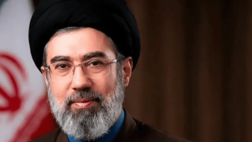 هل وافق مجتبى خامنئي على التفاوض مع واشنطن لإنهاء الحرب؟