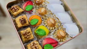 عائلات تخلت عن صنع حلويات العيد واكتفت بـ “بوكس” المحلات