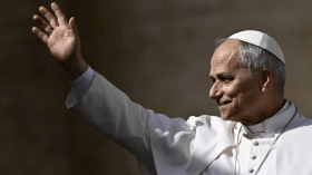 البابا ليو الرابع عشر يهاجم “قادة الحروب” بلهجة غير معتادة