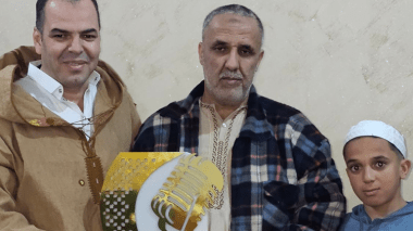 “الشروق” تكرم حفظة القرآن وأئمة التراويح بتاغزوت في البويرة