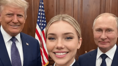 ما قصة الضابطة المزعومة التي ظهرت مع ترامب وبوتين وأسرت الملايين؟ 