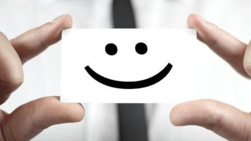 كُن سعيدا ولا تبتئس