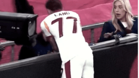 إصابة مروعة للاعب غلطة سراي خلال مواجهة ليفربول (فيديو)