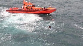 Sauvetage de deux personnes suite au renversement d’une embarcation pneumatique à Oran