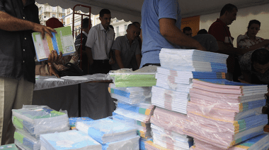 التأخير ممنوع.. 30 يوما لإيصال الكتب إلى المتوسطات والثانويات