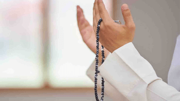 اجعل الدنيا في يدك ولا تجعلها في قلبك