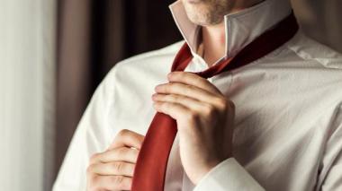 لماذا يجب عليك أن تٌرخي ربطة العنق؟