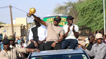 مسؤول في “الكاف” يعلّق على قرار سحب كأس إفريقيا من السنغال