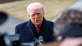 ترامب يطرح سيناريو الاجتياح البري لإيران.. والأمريكيون مطالبون بمغادرة هذه الدول!