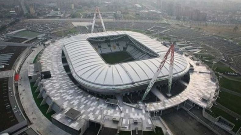 طرح تذاكر مباراة الجزائر والأوروغواي للبيع إلكترونيا