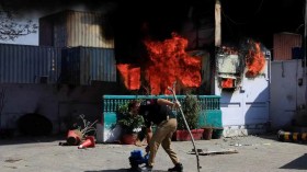 اغتيال خامنئي.. 9 قتلى في اقتحام غاضب للقنصلية الأميركية بباكستان