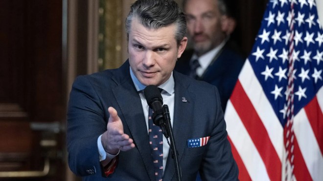 “هيا بنا نفعلها”.. ترامب يكشف: هيغسيث أول من دعا لضرب إيران  