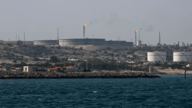 ضربات أميركية لجزيرة خرج.. وطهران: سنحوّل مصالح واشنطن إلى رماد