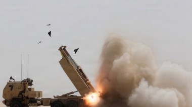 “أحدهما مرعب جدًا والثاني صادم”.. خبير روسي يتوقع مسار الحرب على إيران