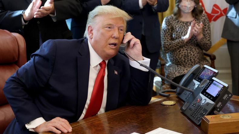 “سر مكالمة 23 فيفري”.. هكذا اتخذ ترامب ونتنياهو قرار الحرب