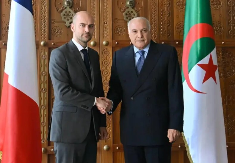 Paris et Alger renouent le dialogue diplomatique