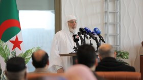 عميد جامع الجزائر يشرف على الإعلان عن نتائج جائزة “محمد بن سعيد شريفي للخط العربي”