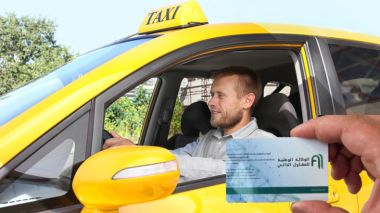 مطالب بتسريع إدماج سائقي سيارات الأجرة في نظام المقاول الذاتي