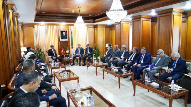 تعاون جزائري تونسي في مجال استغلال وتحويل المنتجات الفوسفاتية