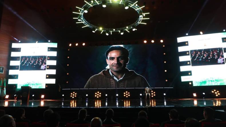 إطلاق البرنامج الوطني لتأهيل القيادات الشبابية “DZ Young Leaders” (صور)