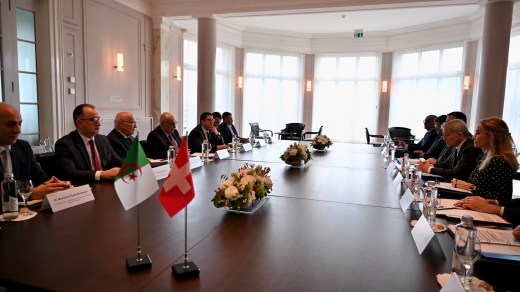 عطاف يبحث واقع التعاون القضائي والشرطي بين الجزائر وسويسرا