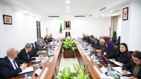 عجال يترأس اجتماعًا لبحث ملفات تسيير القطاع