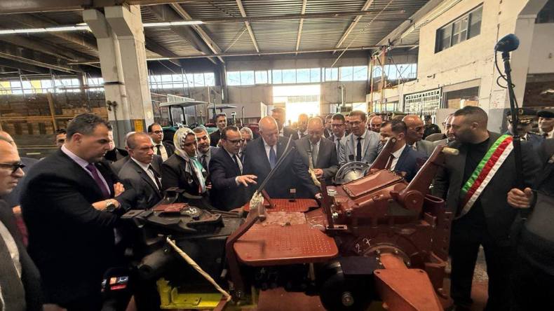 معدات فلاحية محلية لتعزيز المكننة وتلبية الطلب قبل موسم الحصاد