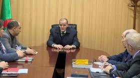 رزيق يبحث مع البنوك تسهيل التوطين وضمان انسيابية التجارة الخارجية