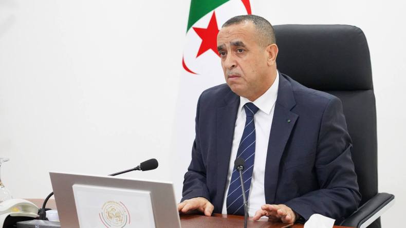 عجال يتابع مشاريع سونلغاز ويشدد على جاهزية صيف 2026 وضمان استمرارية التموين