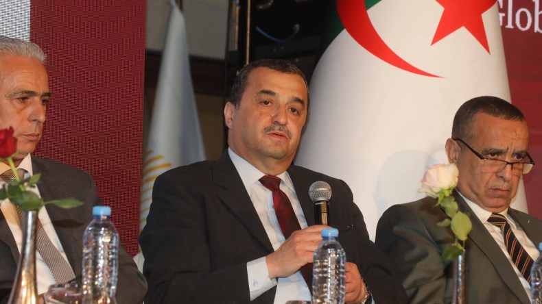 عرقاب يؤكد توجه الجزائر لتعزيز مكانتها الطاقوية الإقليمية