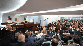 إعادة توزيع مقاعد البرلمان تشعل سباق التشريعيات المقبلة