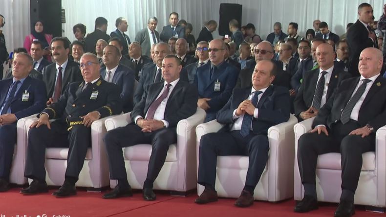 الوزير الأول يُدشن مشروع إنتاج مكونات ولواحق السيارات بتيسمسيلت