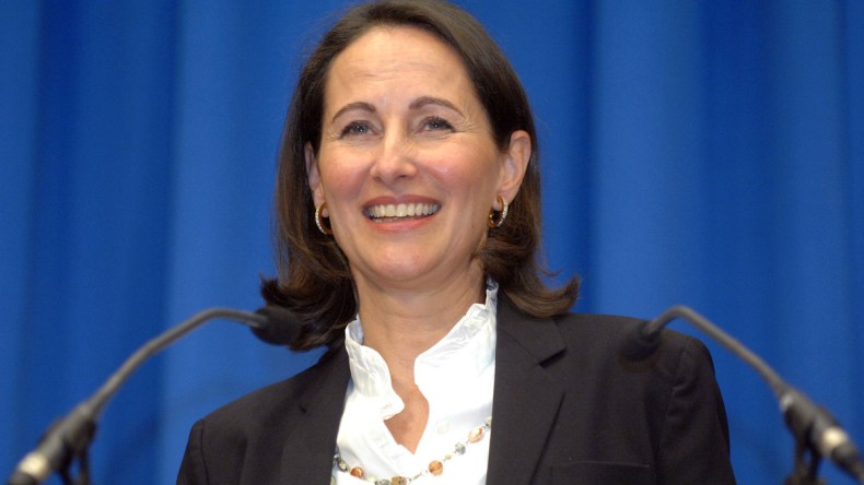 هكذا علّقت سيغولين رويال على زيارة بابا الفاتيكان المرتقبة إلى الجزائر!