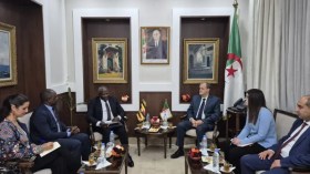 الجزائر وأوغندا تبحثان تعزيز الشراكة التجارية وتفعيل مجلس الأعمال المشترك