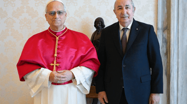 Pope’s Algeria Visit: Western Praise, French Unease