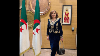 “الكاراكو العاصمي” يزين إطلالة إلهام شاهين.. وهذا ما قالته في رسالتها للجزائريين